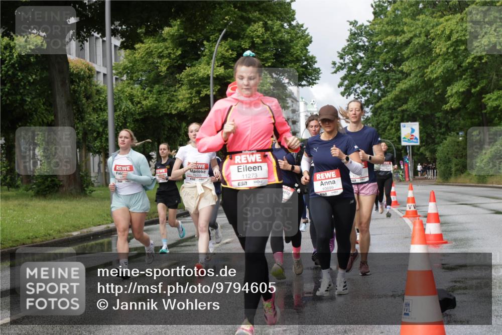 14.06.2026 - REWE Women's Run Jannik Wohlers http://msf.ph/oto/9794605 14.06.2026 09:08:38 Laufen 10, 10133, 7, 11273, 57, 10699, 51, 10757, 02, 22 meine-sportfotos.de