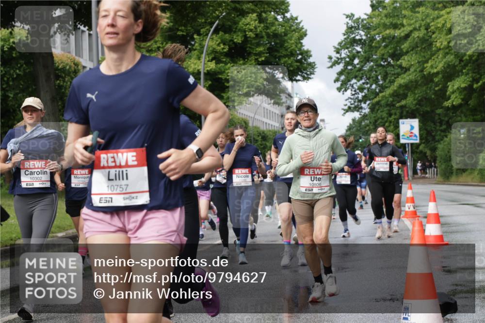 14.06.2026 - REWE Women's Run Jannik Wohlers http://msf.ph/oto/9794627 14.06.2026 09:08:41 Laufen 10302, 7, 10704, 10757, 57, 10806, 7 meine-sportfotos.de