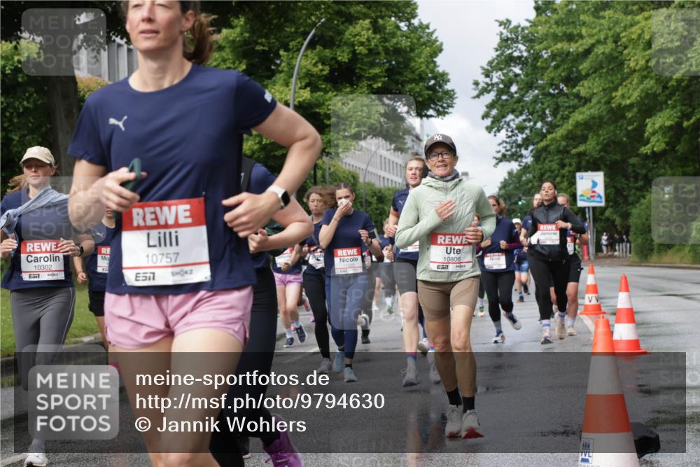 14.06.2026 - REWE Women's Run Jannik Wohlers http://msf.ph/oto/9794630 14.06.2026 09:08:41 Laufen 10302, 10757, 57, 10806 meine-sportfotos.de