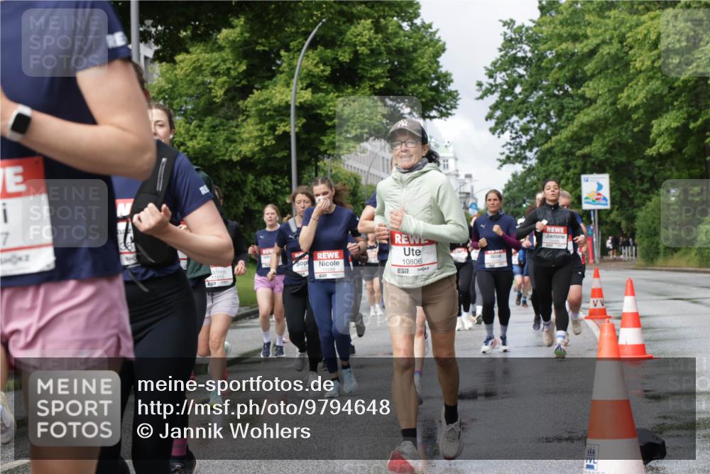 14.06.2026 - REWE Women's Run Jannik Wohlers http://msf.ph/oto/9794648 14.06.2026 09:08:41 Laufen 7, 11510, 1025, 11289, 10806, 57 meine-sportfotos.de