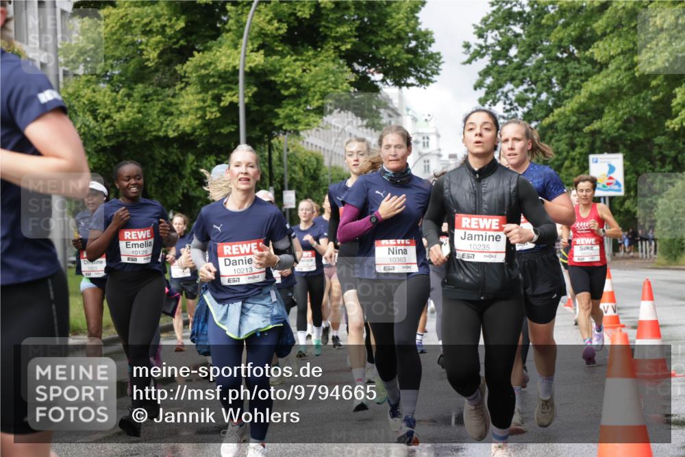 14.06.2026 - REWE Women's Run Jannik Wohlers http://msf.ph/oto/9794665 14.06.2026 09:08:44 Laufen 10129, 10213, 57, 10363, 7, 10235, 7, 10150, 12 meine-sportfotos.de