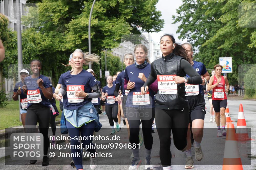 14.06.2026 - REWE Women's Run Jannik Wohlers http://msf.ph/oto/9794681 14.06.2026 09:08:44 Laufen 10129, 102, 57, 109, 10363, 7, 12, 10235, 57, 10755 meine-sportfotos.de