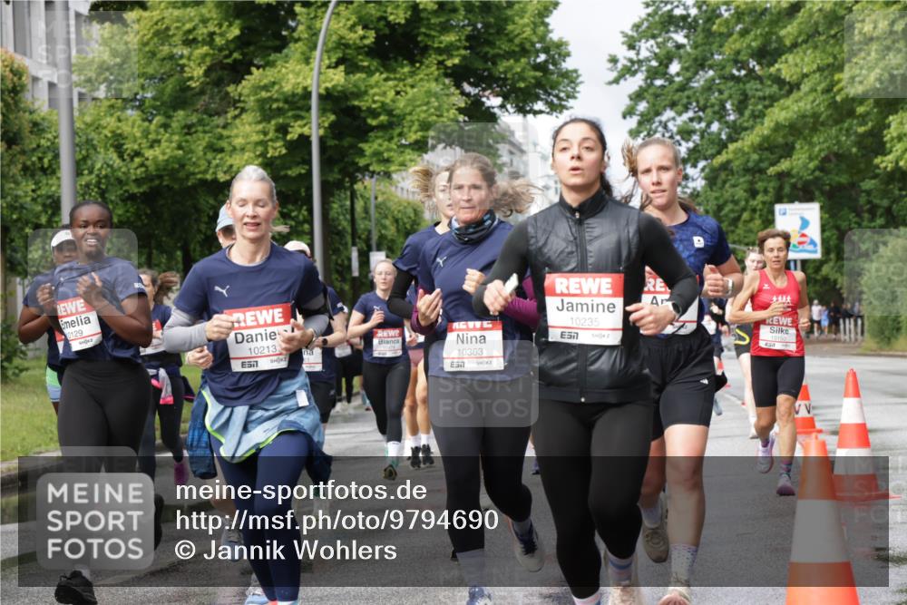 14.06.2026 - REWE Women's Run Jannik Wohlers http://msf.ph/oto/9794690 14.06.2026 09:08:44 Laufen 0129, 10213, 7, 10363, 10235, 57, 12, 10150 meine-sportfotos.de