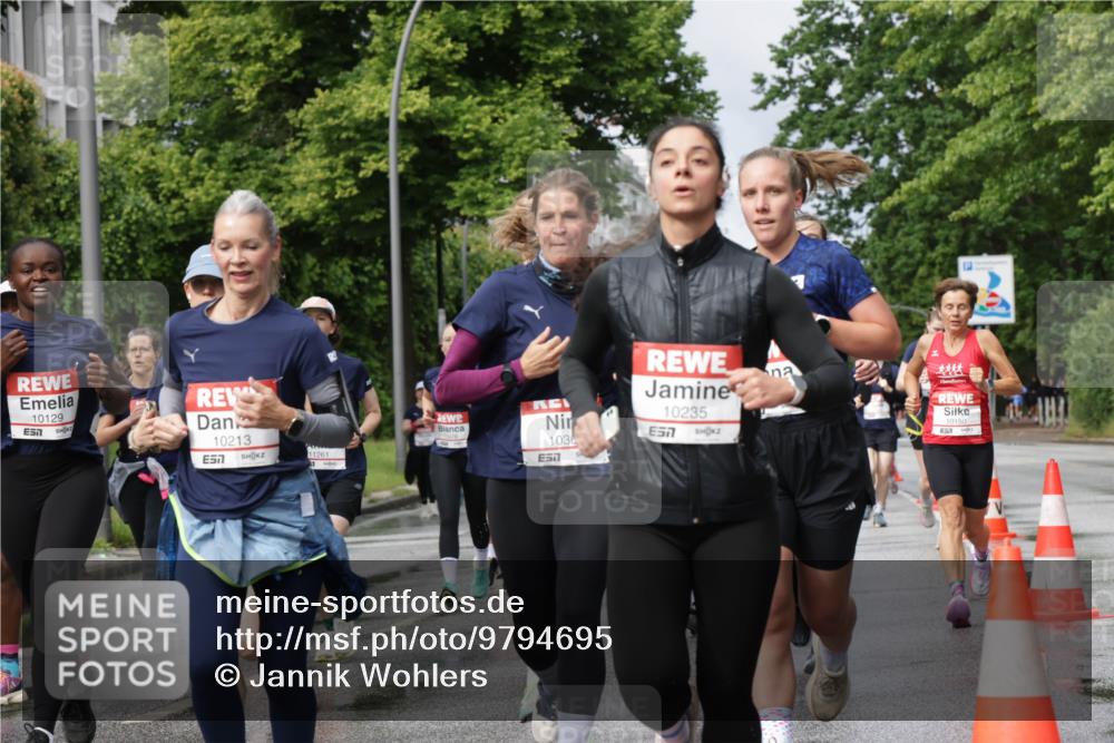 14.06.2026 - REWE Women's Run Jannik Wohlers http://msf.ph/oto/9794695 14.06.2026 09:08:44 Laufen 10129, 7, 10213, 57, 11261, 1036, 7, 12, 10235, 7, 10150 meine-sportfotos.de
