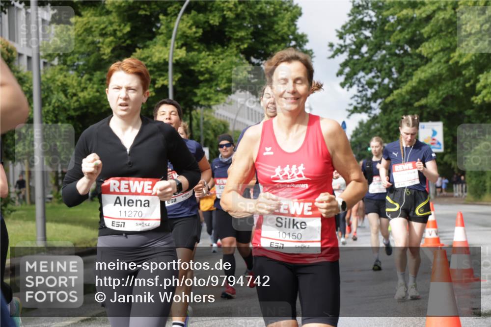 14.06.2026 - REWE Women's Run Jannik Wohlers http://msf.ph/oto/9794742 14.06.2026 09:08:48 Laufen 11270, 7, 10150, 7 meine-sportfotos.de