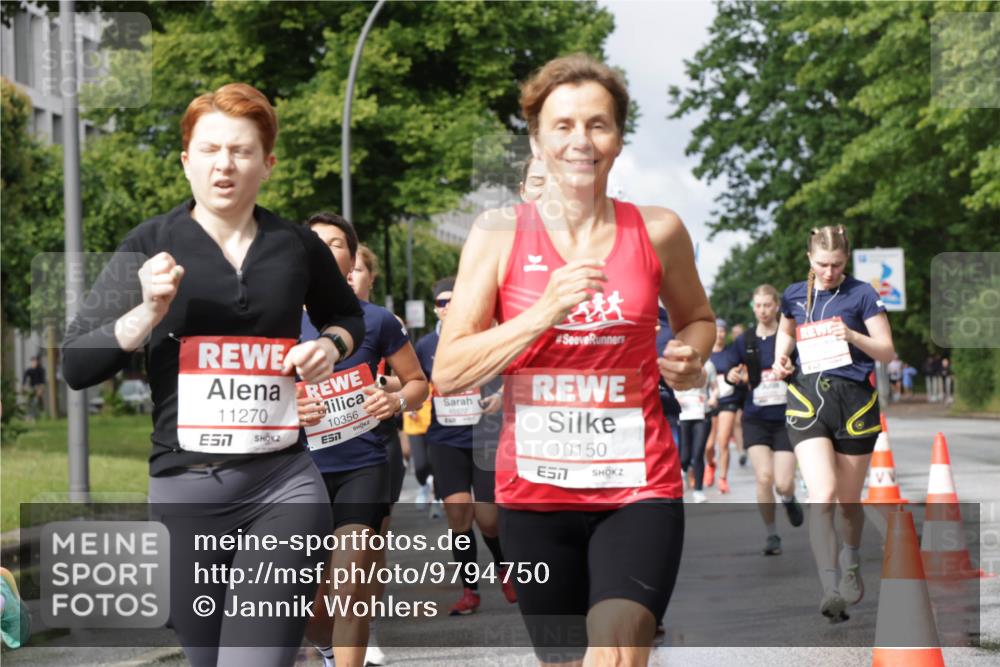 14.06.2026 - REWE Women's Run Jannik Wohlers http://msf.ph/oto/9794750 14.06.2026 09:08:48 Laufen 11270, 10356, 7, 10150, 7 meine-sportfotos.de