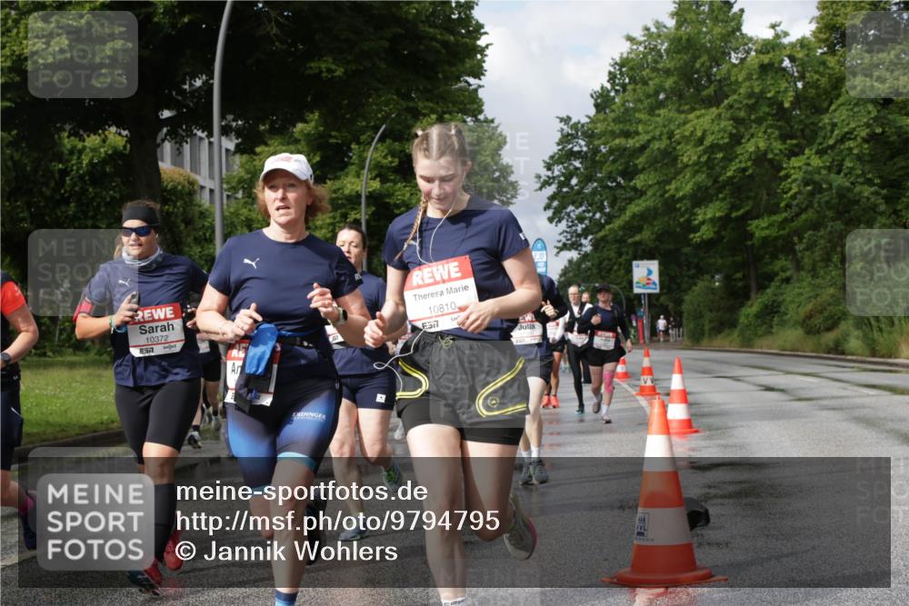 14.06.2026 - REWE Women's Run Jannik Wohlers http://msf.ph/oto/9794795 14.06.2026 09:08:51 Laufen 10372, 7, 10810, 902, 22 meine-sportfotos.de