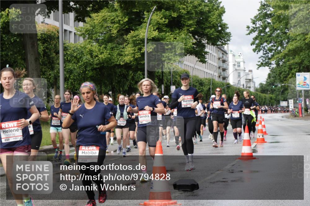 14.06.2026 - REWE Women's Run Jannik Wohlers http://msf.ph/oto/9794828 14.06.2026 09:09:05 Laufen 10776, 57, 10156, 11313, 10986 meine-sportfotos.de