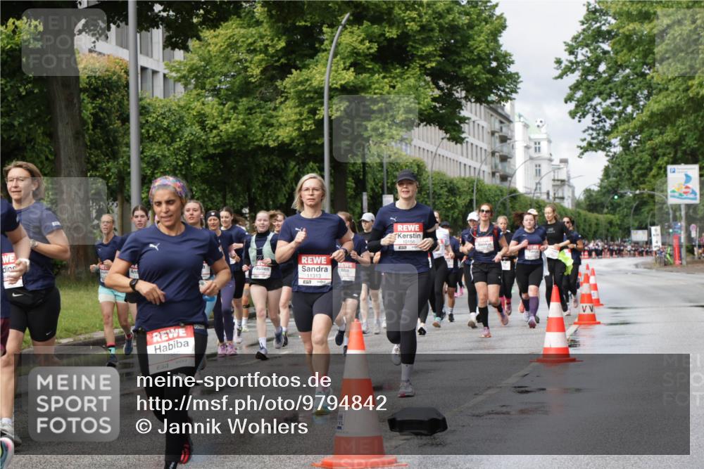 14.06.2026 - REWE Women's Run Jannik Wohlers http://msf.ph/oto/9794842 14.06.2026 09:09:05 Laufen 11313, 10986, 577, 5, 10156 meine-sportfotos.de