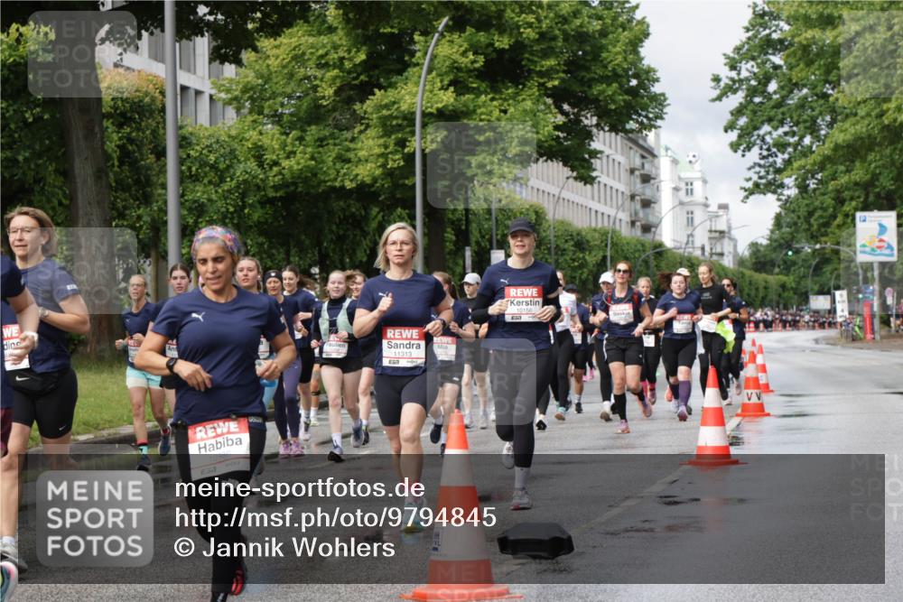 14.06.2026 - REWE Women's Run Jannik Wohlers http://msf.ph/oto/9794845 14.06.2026 09:09:05 Laufen 11313, 10986, 577, 5, 10156 meine-sportfotos.de