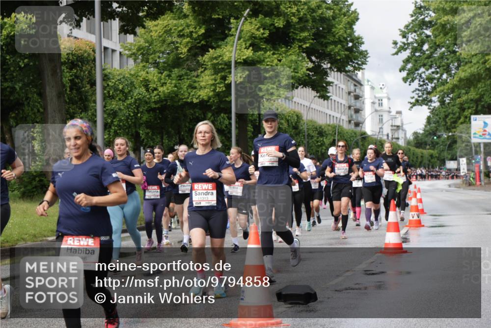 14.06.2026 - REWE Women's Run Jannik Wohlers http://msf.ph/oto/9794858 14.06.2026 09:09:06 Laufen 10986, 0850, 11438, 11313, 10156 meine-sportfotos.de