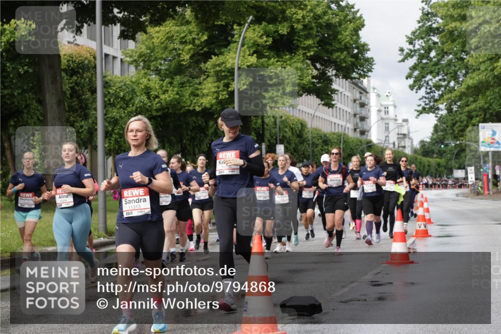 14.06.2026 - REWE Women's Run Jannik Wohlers http://msf.ph/oto/9794868 14.06.2026 09:09:06 Laufen 10636, 11319, 11313, 577, 10156, 02, 22 meine-sportfotos.de
