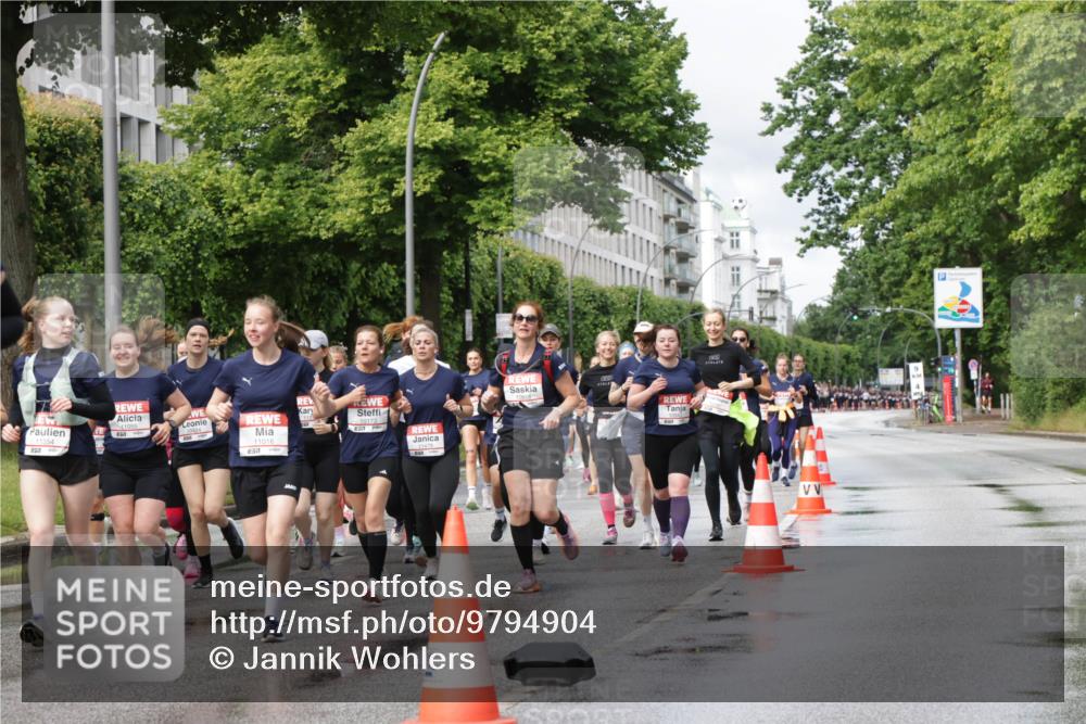 14.06.2026 - REWE Women's Run Jannik Wohlers http://msf.ph/oto/9794904 14.06.2026 09:09:08 Laufen 11055, 11354, 112, 10424, 10173, 11016 meine-sportfotos.de