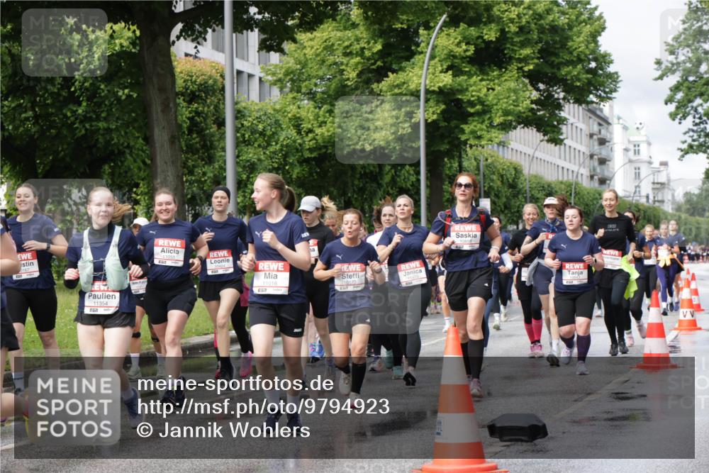 14.06.2026 - REWE Women's Run Jannik Wohlers http://msf.ph/oto/9794923 14.06.2026 09:09:09 Laufen 0167, 11354, 11016, 10173, 57, 10858 meine-sportfotos.de