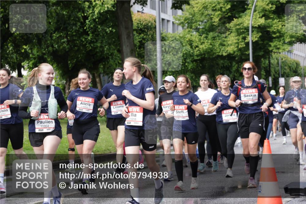 14.06.2026 - REWE Women's Run Jannik Wohlers http://msf.ph/oto/9794938 14.06.2026 09:09:10 Laufen 10167, 11354, 11055, 7, 10424, 11016, 7, 10173, 57, 11479, 10858, 657, 93, 02, 22 meine-sportfotos.de
