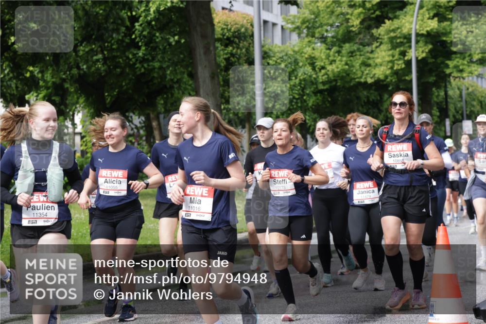 14.06.2026 - REWE Women's Run Jannik Wohlers http://msf.ph/oto/9794948 14.06.2026 09:09:10 Laufen 11354, 7, 11055, 57, 11016, 657, 10173, 7, 11479, 51, 10858, 557, 5, 93, 02, 22 meine-sportfotos.de