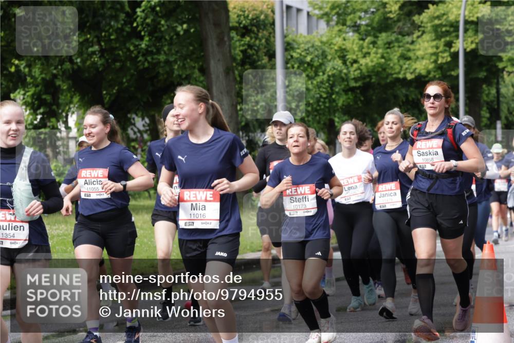 14.06.2026 - REWE Women's Run Jannik Wohlers http://msf.ph/oto/9794955 14.06.2026 09:09:10 Laufen 701, 1354, 7, 11055, 11016, 7, 10173, 7, 11479, 10858, 7 meine-sportfotos.de