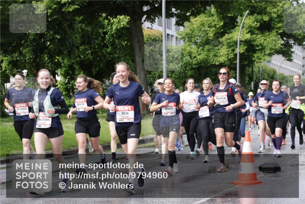 14.06.2026 - REWE Women's Run Jannik Wohlers http://msf.ph/oto/9794960 14.06.2026 09:09:10 Laufen 11354, 1055, 11016, 7, 10173, 10858 meine-sportfotos.de