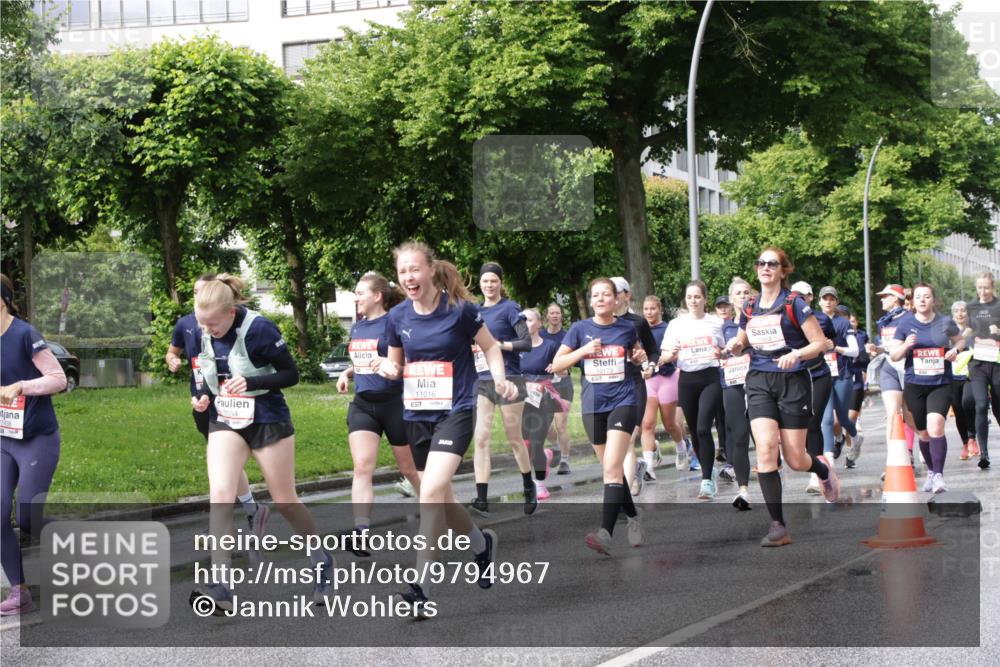 14.06.2026 - REWE Women's Run Jannik Wohlers http://msf.ph/oto/9794967 14.06.2026 09:09:11 Laufen 1354, 11016, 657, 10173 meine-sportfotos.de
