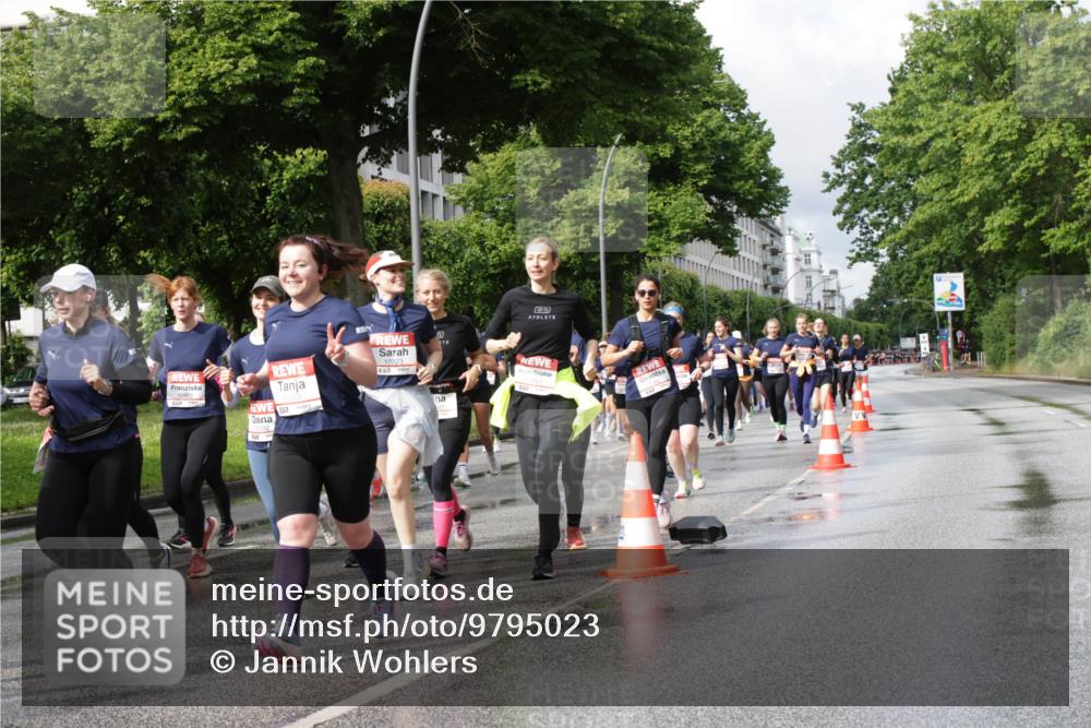 14.06.2026 - REWE Women's Run Jannik Wohlers http://msf.ph/oto/9795023 14.06.2026 09:09:13 Laufen 10802, 77, 10773 meine-sportfotos.de