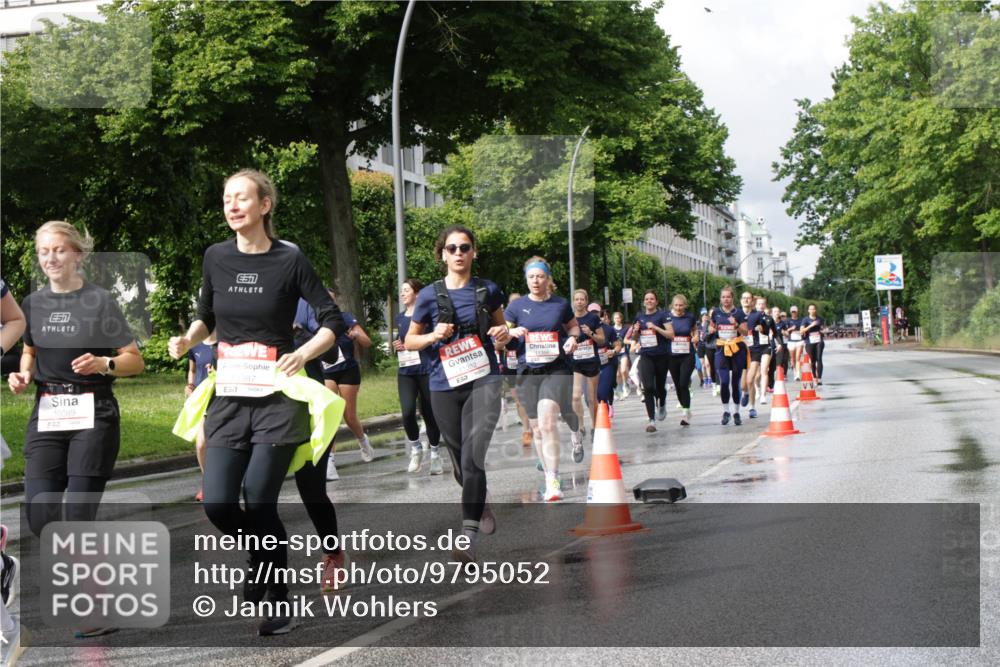 14.06.2026 - REWE Women's Run Jannik Wohlers http://msf.ph/oto/9795052 14.06.2026 09:09:15 Laufen 7, 10089, 0387, 57 meine-sportfotos.de