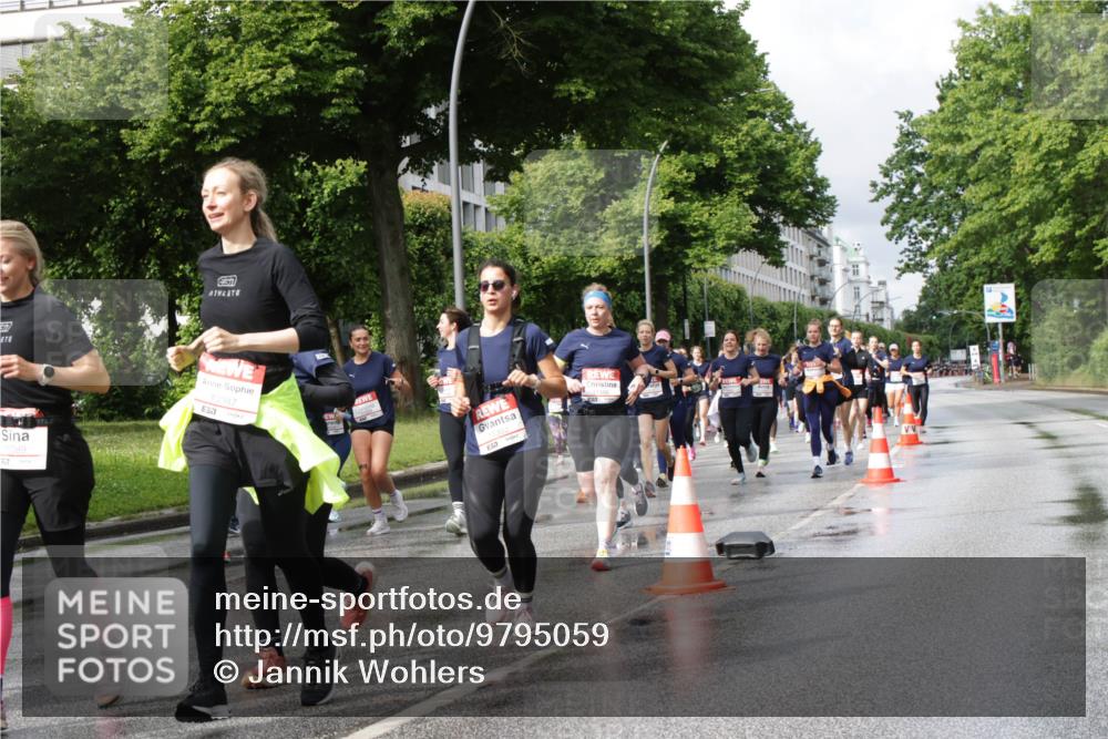 14.06.2026 - REWE Women's Run Jannik Wohlers http://msf.ph/oto/9795059 14.06.2026 09:09:15 Laufen 577, 10089, 57, 10387 meine-sportfotos.de