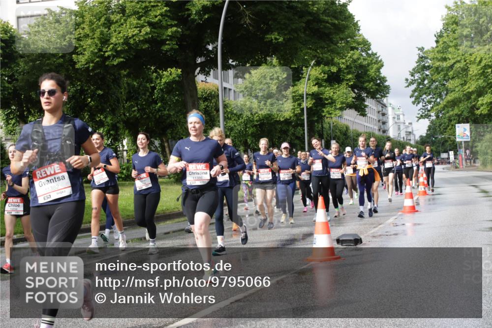 14.06.2026 - REWE Women's Run Jannik Wohlers http://msf.ph/oto/9795066 14.06.2026 09:09:16 Laufen 10234, 11382, 57, 11386 meine-sportfotos.de