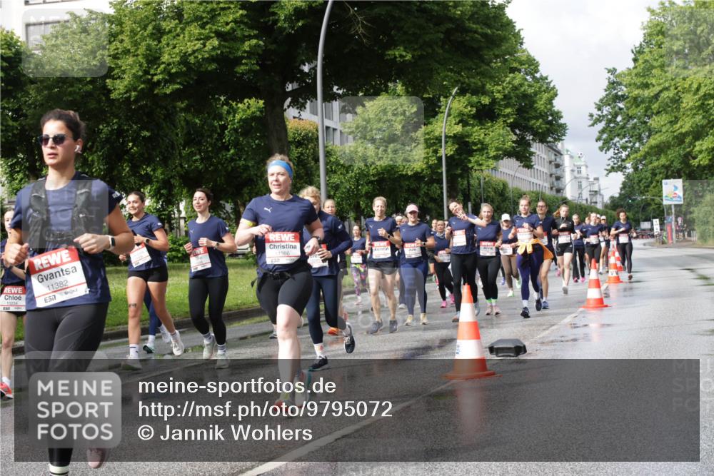 14.06.2026 - REWE Women's Run Jannik Wohlers http://msf.ph/oto/9795072 14.06.2026 09:09:16 Laufen 10234, 11382, 57, 11386 meine-sportfotos.de