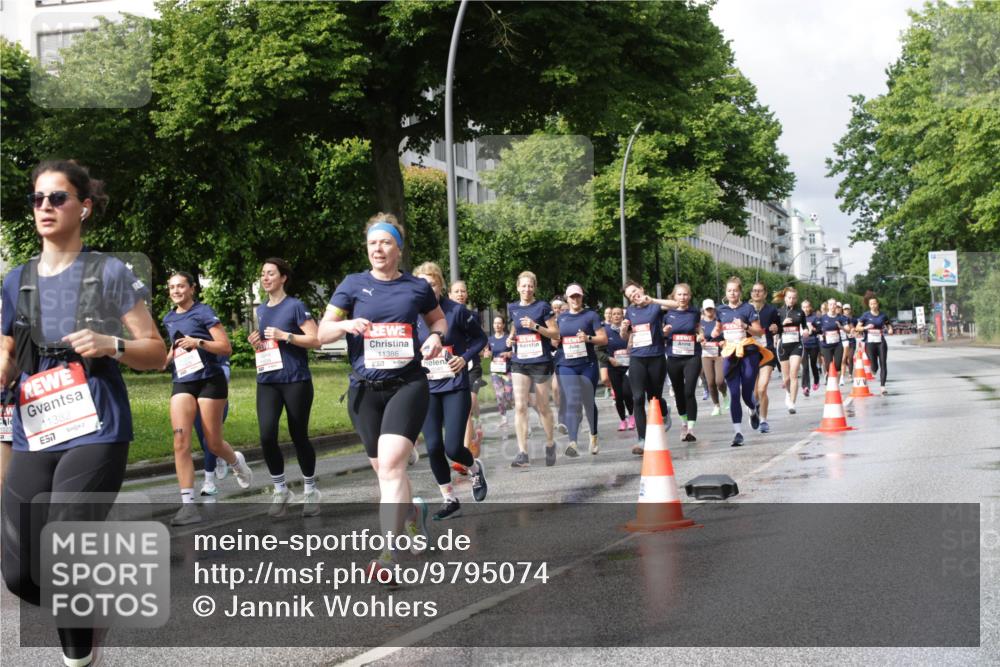 14.06.2026 - REWE Women's Run Jannik Wohlers http://msf.ph/oto/9795074 14.06.2026 09:09:16 Laufen 11382, 57, 11386 meine-sportfotos.de