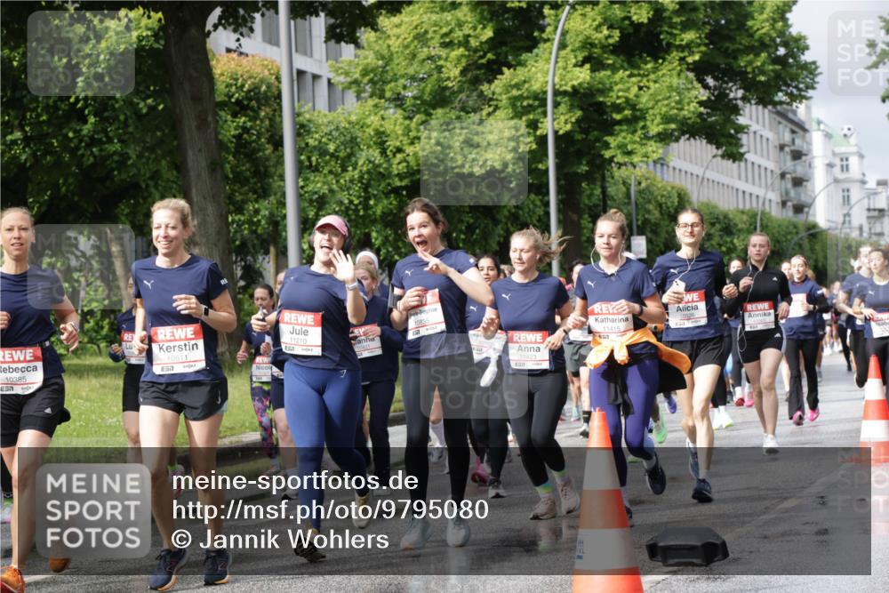 14.06.2026 - REWE Women's Run Jannik Wohlers http://msf.ph/oto/9795080 14.06.2026 09:09:18 Laufen 10385, 10611, 11210, 10835, 657, 11415, 7 meine-sportfotos.de
