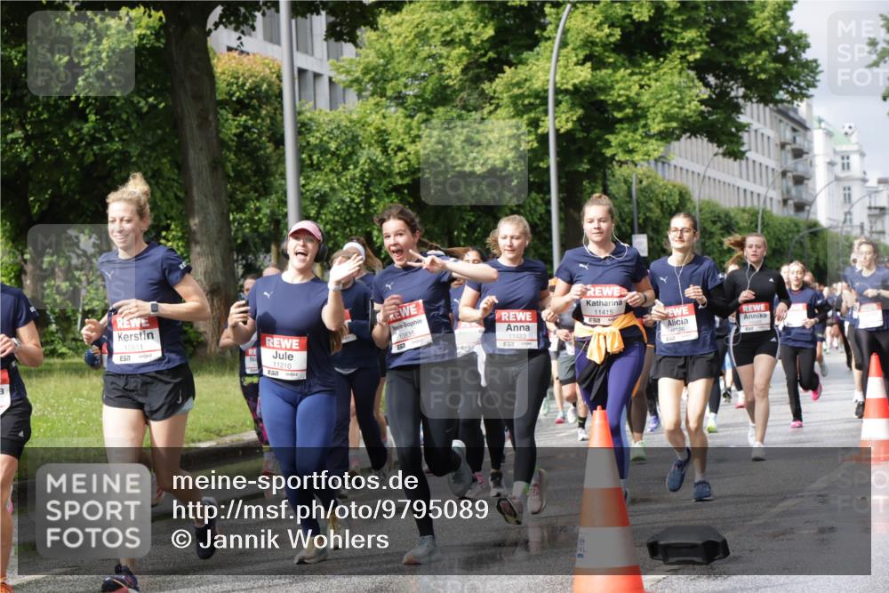 14.06.2026 - REWE Women's Run Jannik Wohlers http://msf.ph/oto/9795089 14.06.2026 09:09:18 Laufen 10611, 57, 11210, 7, 10835, 11423, 11415 meine-sportfotos.de