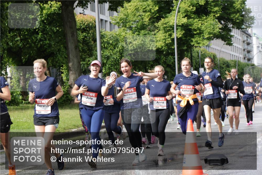 14.06.2026 - REWE Women's Run Jannik Wohlers http://msf.ph/oto/9795097 14.06.2026 09:09:18 Laufen 10611, 657, 11210, 7, 10835, 657, 11423, 7, 11415 meine-sportfotos.de
