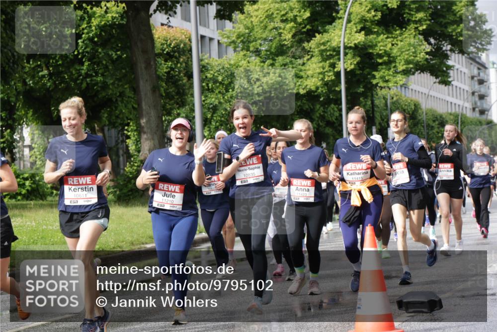 14.06.2026 - REWE Women's Run Jannik Wohlers http://msf.ph/oto/9795102 14.06.2026 09:09:18 Laufen 10611, 7, 11210, 57, 1042, 10835, 57, 11423, 11415, 1097 meine-sportfotos.de