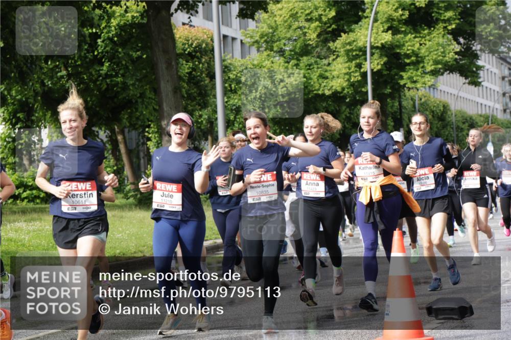 14.06.2026 - REWE Women's Run Jannik Wohlers http://msf.ph/oto/9795113 14.06.2026 09:09:18 Laufen 10611, 11210, 10835, 7, 11423, 657, 11415, 557, 10526 meine-sportfotos.de