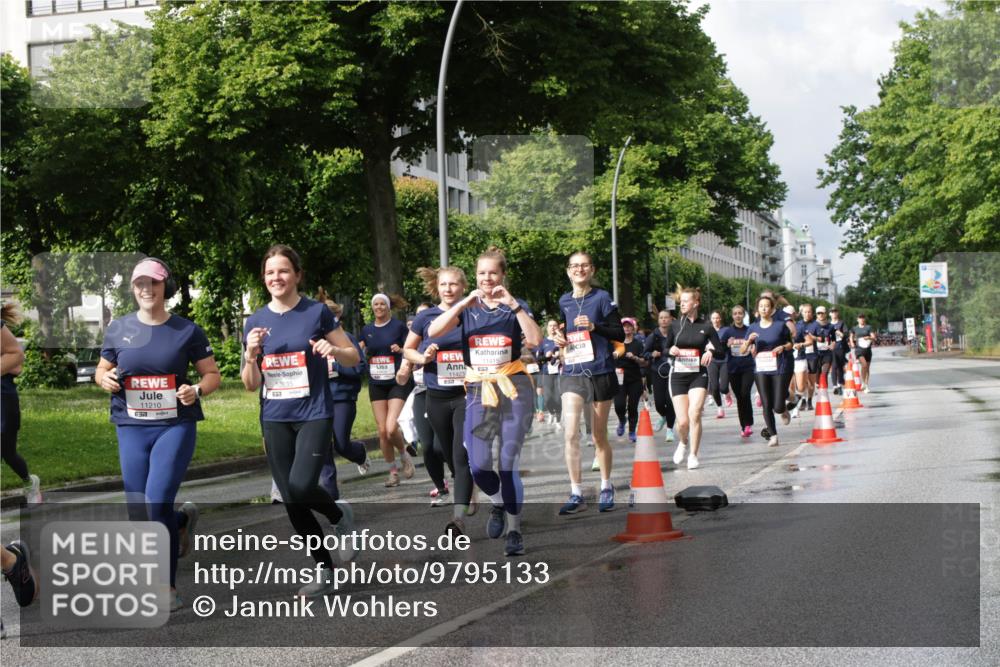 14.06.2026 - REWE Women's Run Jannik Wohlers http://msf.ph/oto/9795133 14.06.2026 09:09:19 Laufen 11210, 7, 10835 meine-sportfotos.de