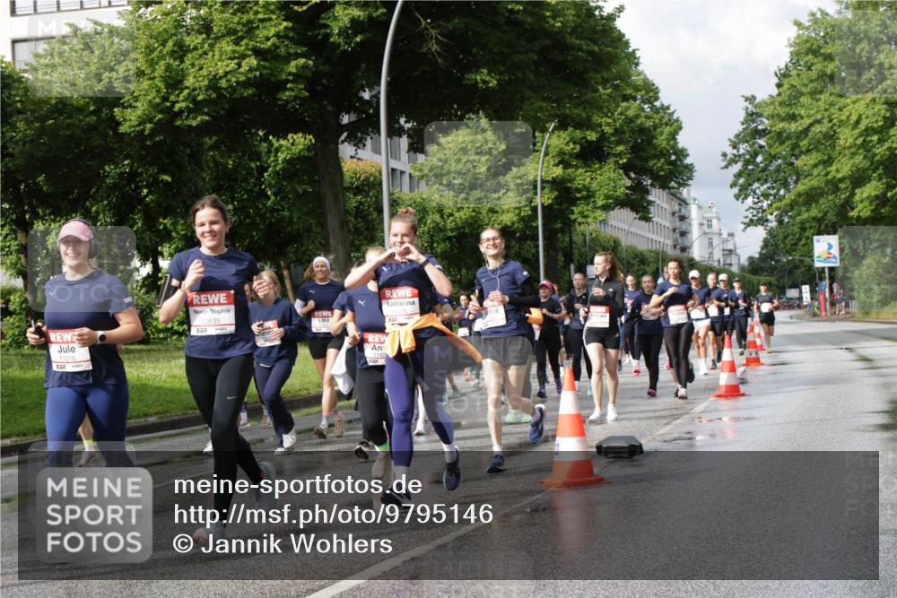 14.06.2026 - REWE Women's Run Jannik Wohlers http://msf.ph/oto/9795146 14.06.2026 09:09:19 Laufen 11210, 10835, 57 meine-sportfotos.de