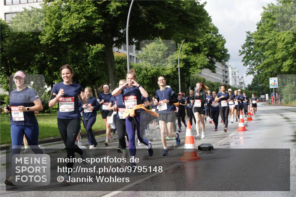 14.06.2026 - REWE Women's Run Jannik Wohlers http://msf.ph/oto/9795148 14.06.2026 09:09:19 Laufen 11210, 10835, 7 meine-sportfotos.de
