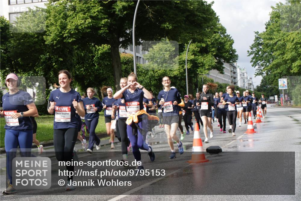 14.06.2026 - REWE Women's Run Jannik Wohlers http://msf.ph/oto/9795153 14.06.2026 09:09:20 Laufen 11210, 10835, 7, 11415, 57 meine-sportfotos.de