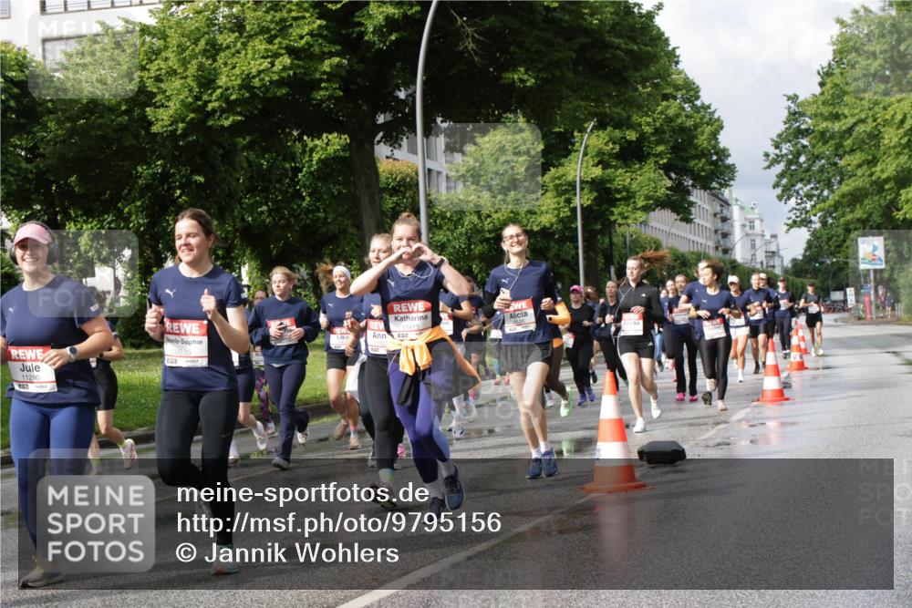 14.06.2026 - REWE Women's Run Jannik Wohlers http://msf.ph/oto/9795156 14.06.2026 09:09:20 Laufen 11210, 10835, 11415 meine-sportfotos.de