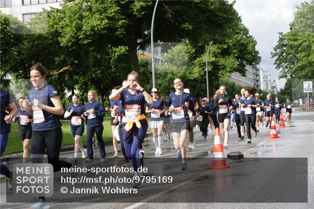 14.06.2026 - REWE Women's Run Jannik Wohlers http://msf.ph/oto/9795169 14.06.2026 09:09:20 Laufen 10835, 11415, 57, 10526 meine-sportfotos.de