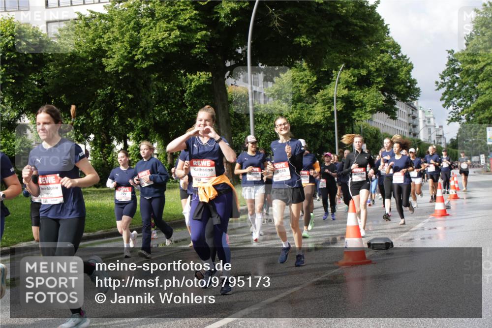 14.06.2026 - REWE Women's Run Jannik Wohlers http://msf.ph/oto/9795173 14.06.2026 09:09:20 Laufen 10835, 11415, 57 meine-sportfotos.de
