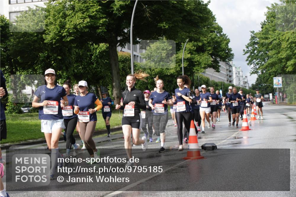 14.06.2026 - REWE Women's Run Jannik Wohlers http://msf.ph/oto/9795185 14.06.2026 09:09:22 Laufen 10738 meine-sportfotos.de