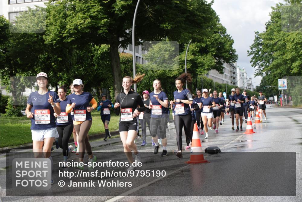 14.06.2026 - REWE Women's Run Jannik Wohlers http://msf.ph/oto/9795190 14.06.2026 09:09:22 Laufen 10738, 657 meine-sportfotos.de