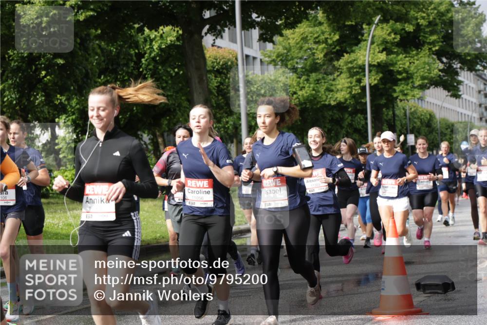 14.06.2026 - REWE Women's Run Jannik Wohlers http://msf.ph/oto/9795200 14.06.2026 09:09:23 Laufen 106, 11056, 57, 11369, 657 meine-sportfotos.de