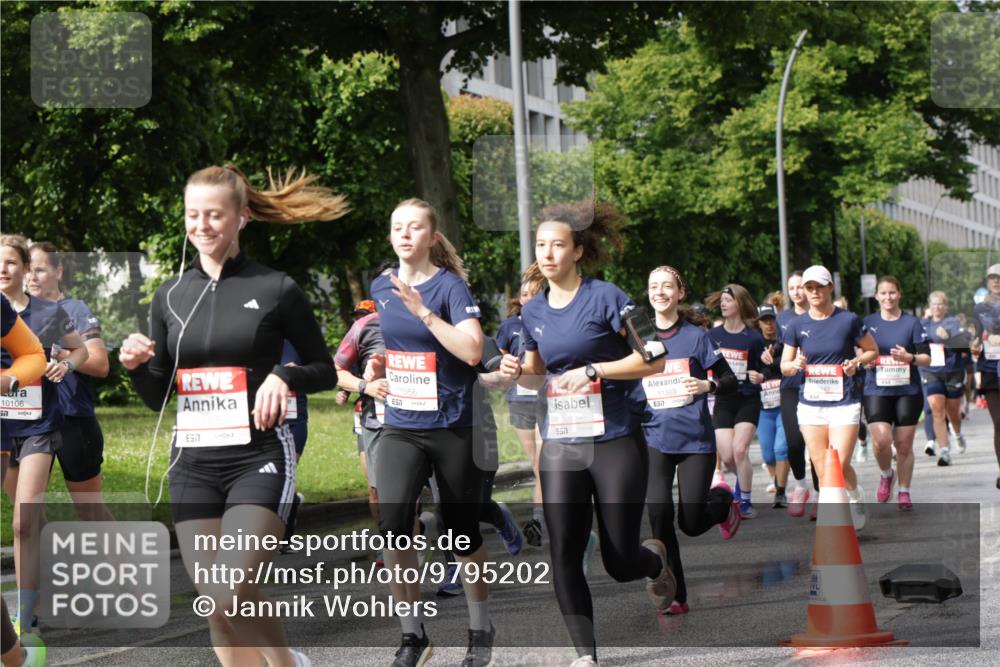 14.06.2026 - REWE Women's Run Jannik Wohlers http://msf.ph/oto/9795202 14.06.2026 09:09:23 Laufen 10106, 57, 57, 11056, 11369, 14, 1, 657 meine-sportfotos.de