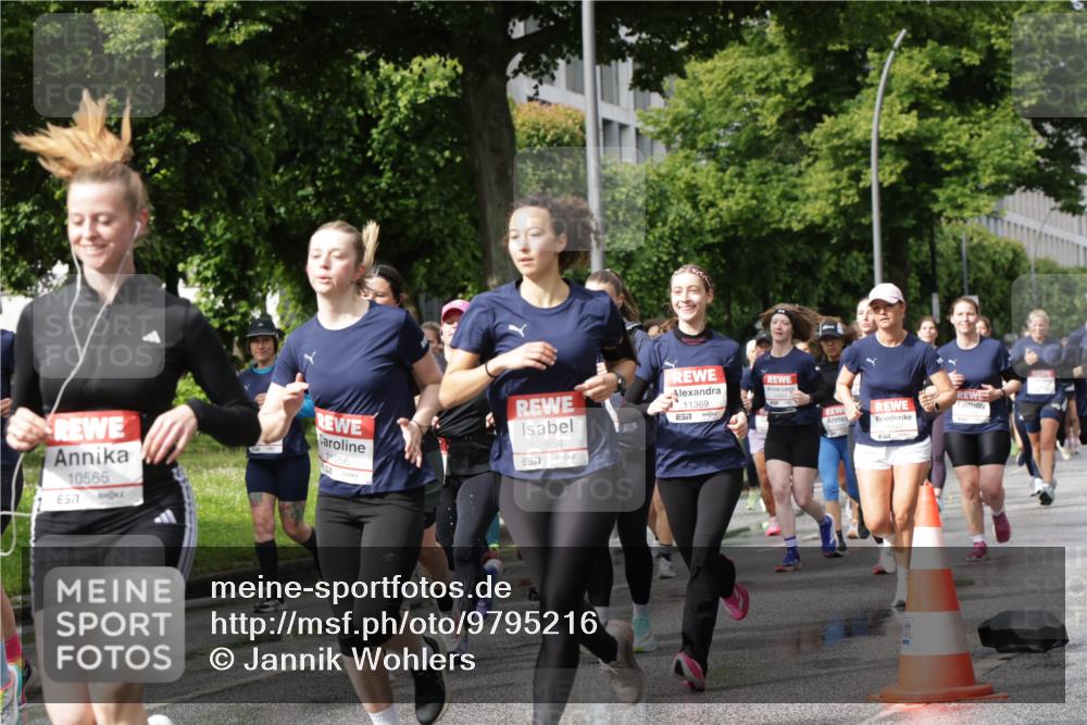 14.06.2026 - REWE Women's Run Jannik Wohlers http://msf.ph/oto/9795216 14.06.2026 09:09:23 Laufen 10565, 657, 11056, 10954, 657, 11369, 57, 11312 meine-sportfotos.de