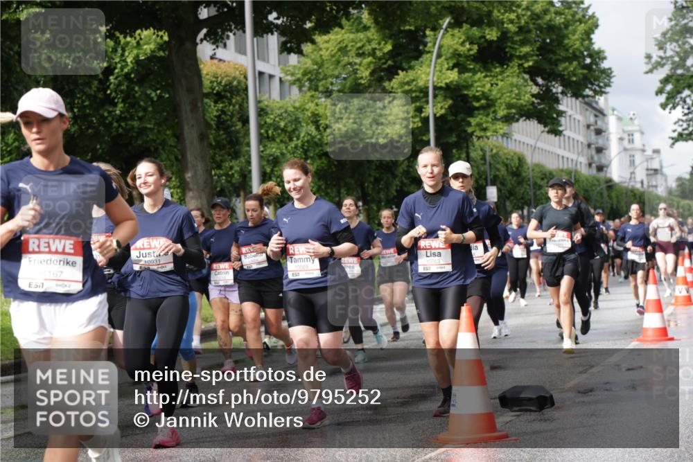 14.06.2026 - REWE Women's Run Jannik Wohlers http://msf.ph/oto/9795252 14.06.2026 09:09:26 Laufen 1167, 577, 10931, 10069, 10063, 517 meine-sportfotos.de