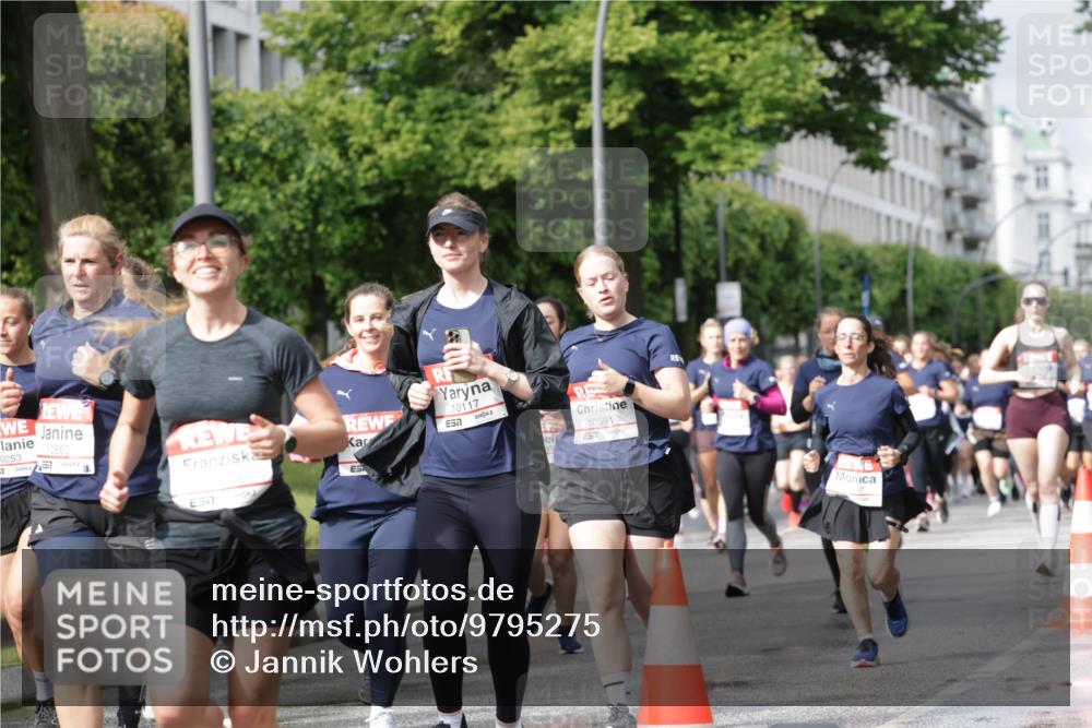 14.06.2026 - REWE Women's Run Jannik Wohlers http://msf.ph/oto/9795275 14.06.2026 09:09:29 Laufen 10117, 7, 0253, 10860, 57, 10391, 7 meine-sportfotos.de