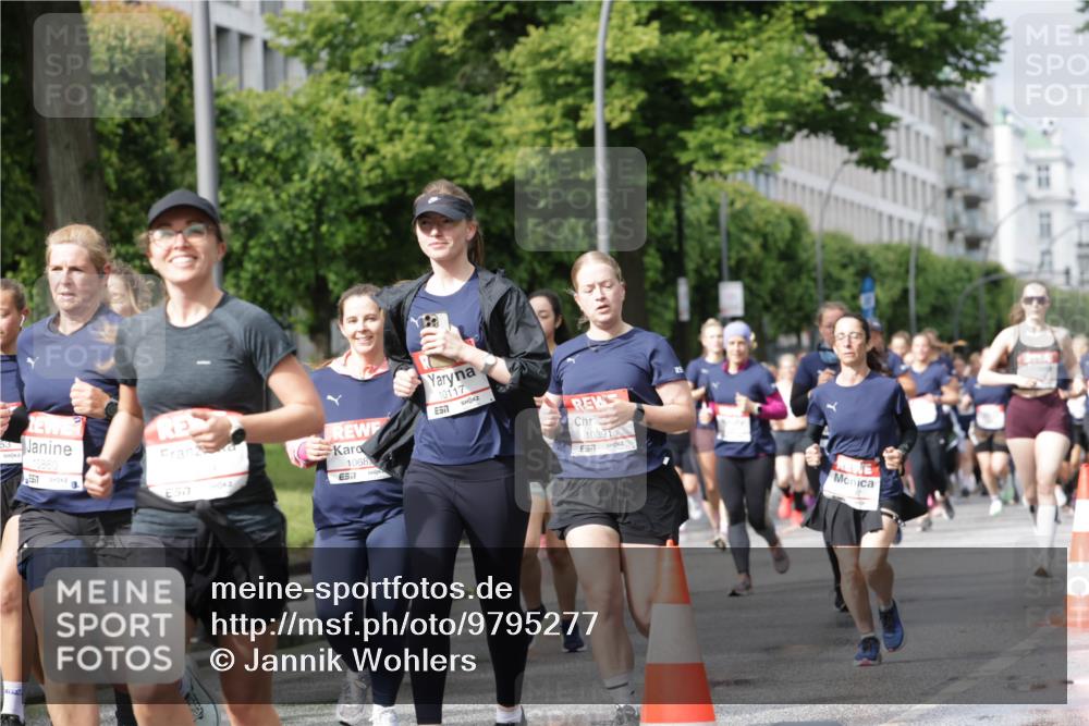 14.06.2026 - REWE Women's Run Jannik Wohlers http://msf.ph/oto/9795277 14.06.2026 09:09:29 Laufen 53, 10860, 1068, 57, 10117, 10391 meine-sportfotos.de