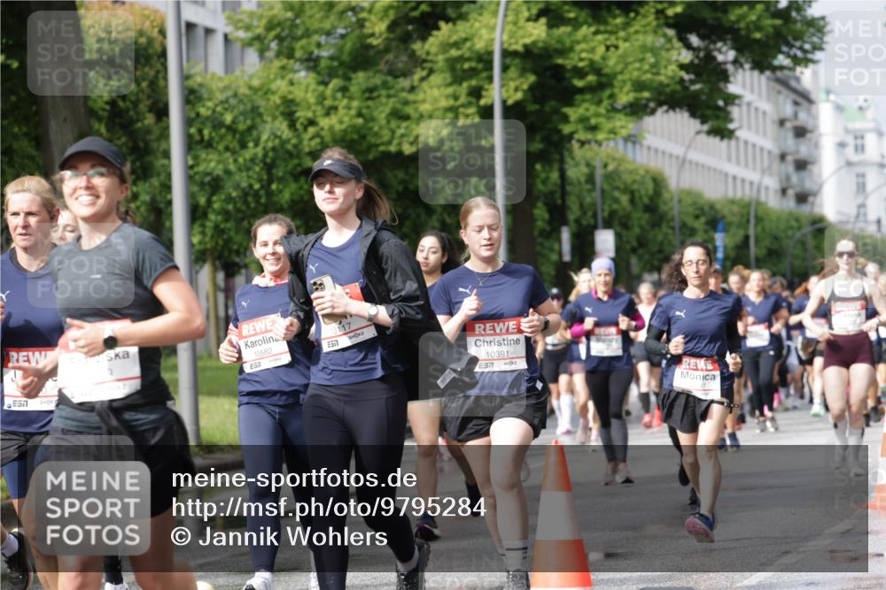 14.06.2026 - REWE Women's Run Jannik Wohlers http://msf.ph/oto/9795284 14.06.2026 09:09:29 Laufen 57, 10682, 10117, 57, 10391 meine-sportfotos.de